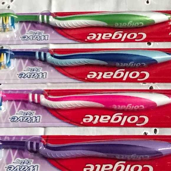 Colgate toothbrushes - Picture 4 of 5